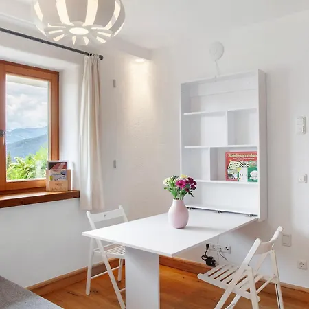 Bergnest Penning Apartment *